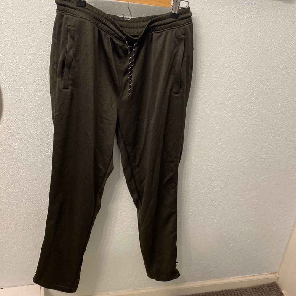 Mens Old Navy Active joggers - L - Dark Green with zip pockets
